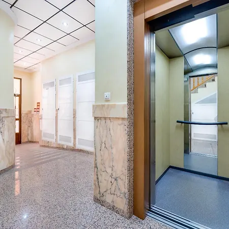 Casa Familia 2br Fast Wifi 3 Min Walk To