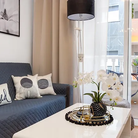 Apartamento Casa Familia 2br Fast Wifi 3 Min Walk To