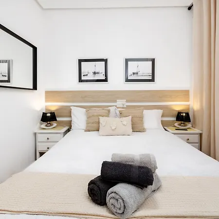 Apartamento Casa Familia 2br Fast Wifi 3 Min Walk To *