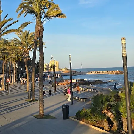 Casa Familia 2br Fast Wifi 3 Min Walk To